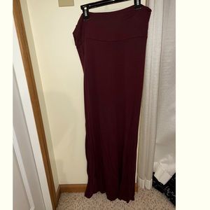 High rise Maroon maxi skirt with leg slit